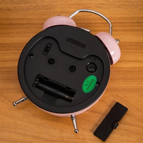 1pc 4-inch retro super loud alarm clock random color